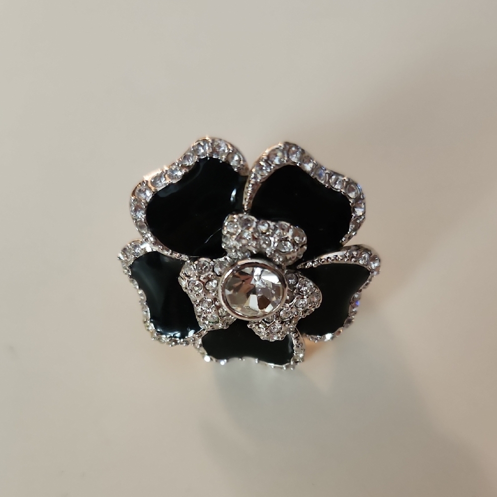 Dahlia Elegant Black and Silver Flower Ring Size 6